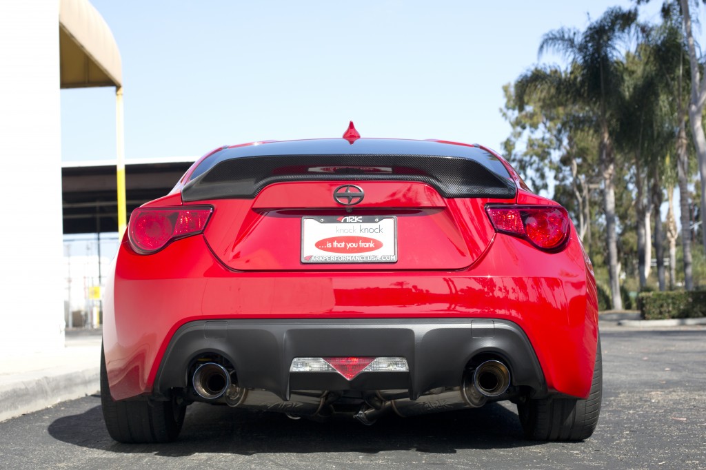 Rear lip behind