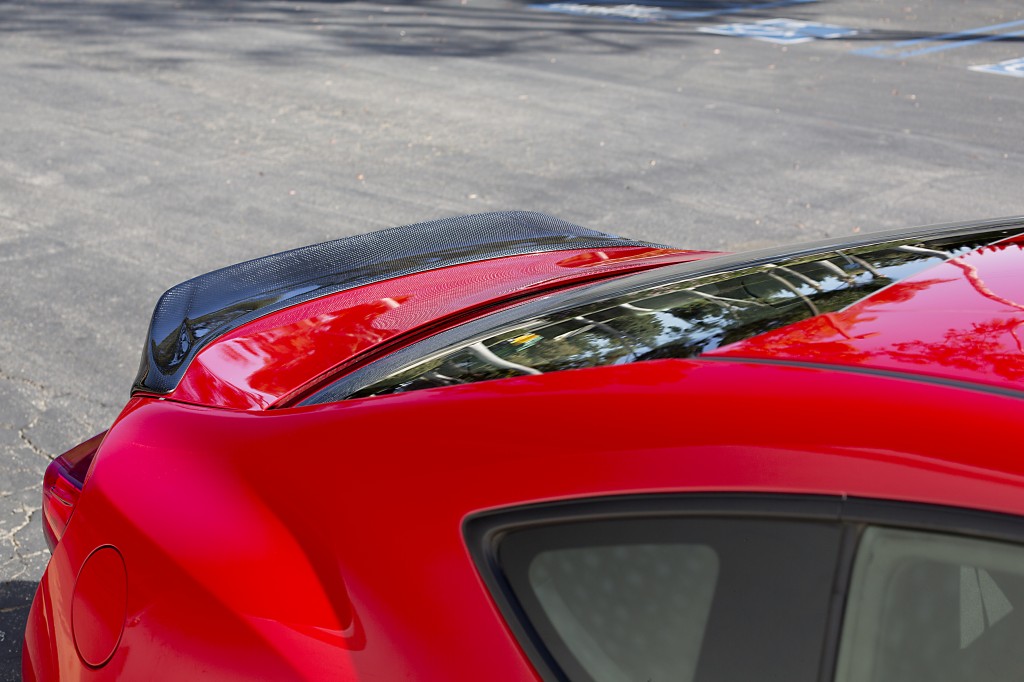 Rear lip spoiler from passenger side