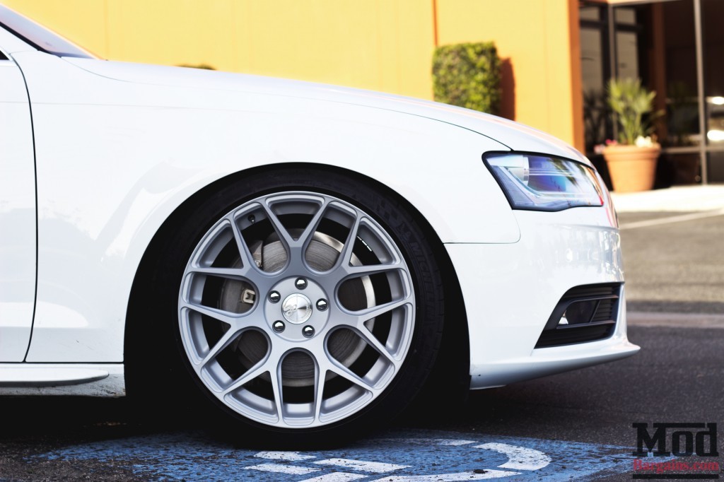 Audi-B8-A4-Avant-Garde-M590-007