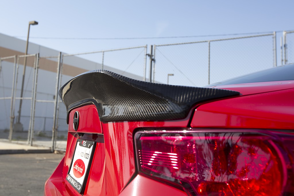 Rear-lip-spoiler-close-up