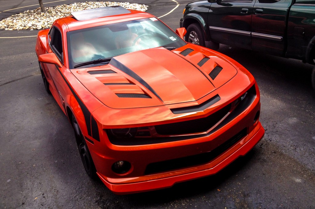orange-camaro-ss-f14-hood-011
