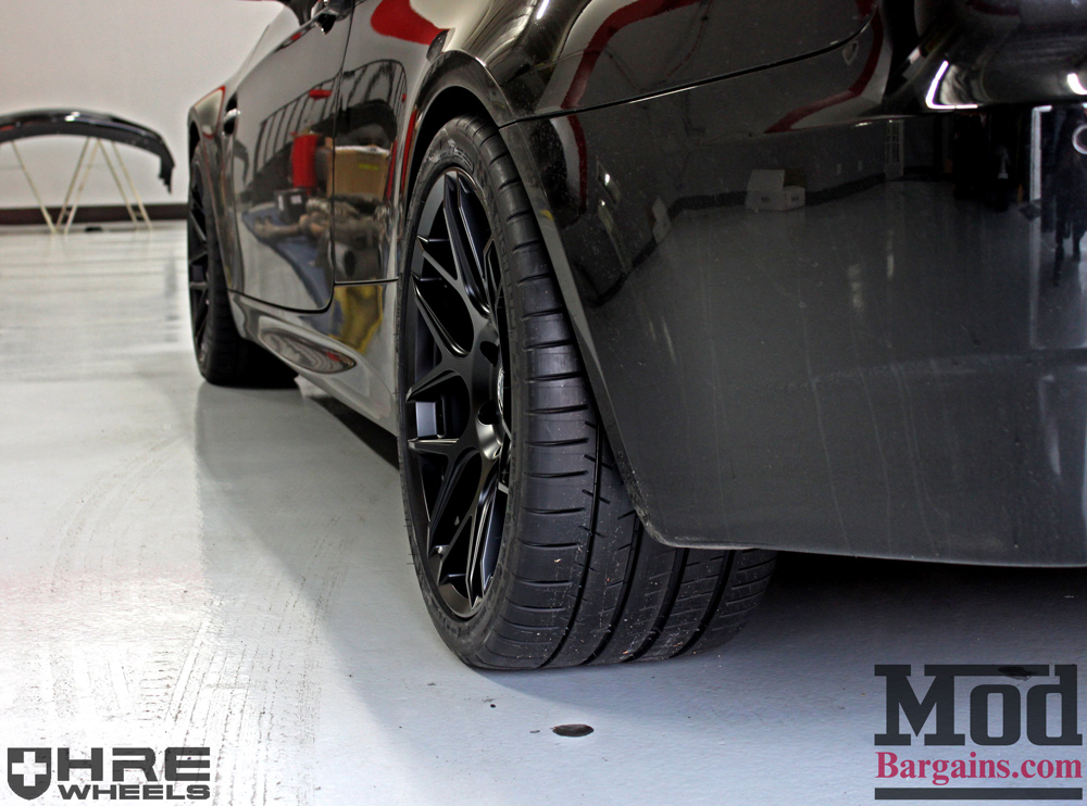 black-bmw-e93-on-black-hre-ff01-wheels-img005