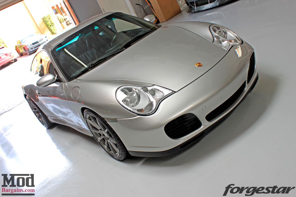 porsche-996-carrera-4s-on-gm-forgestar-cf10-img001