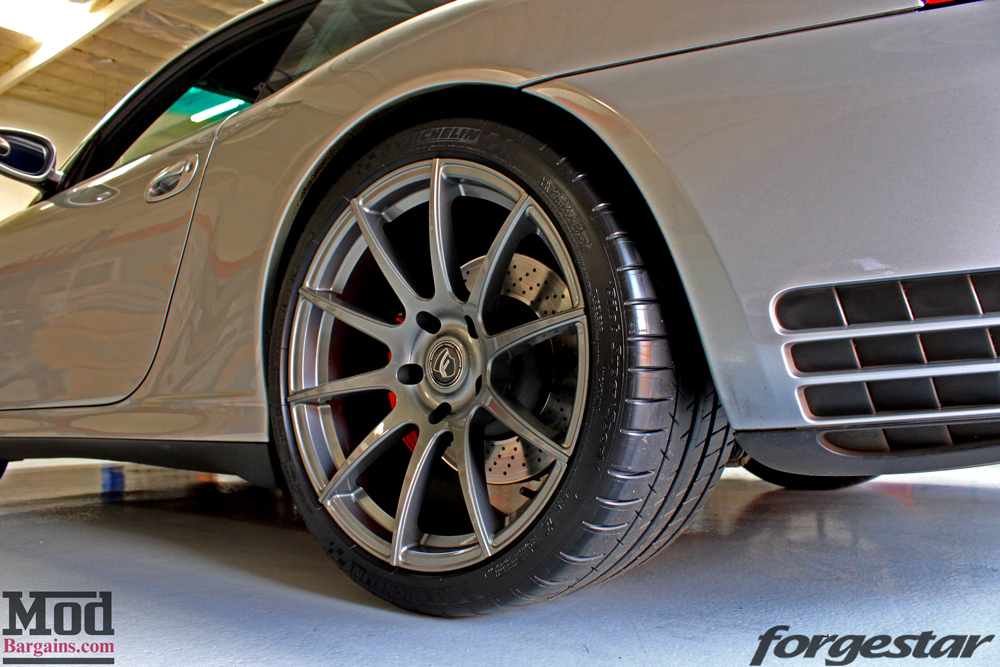 porsche-996-carrera-4s-on-gm-forgestar-cf10-img004