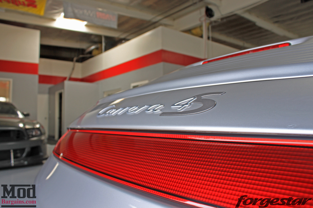 porsche-996-carrera-4s-on-gm-forgestar-cf10-img008