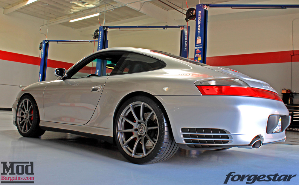 porsche-996-carrera-4s-on-gm-forgestar-cf10-img012