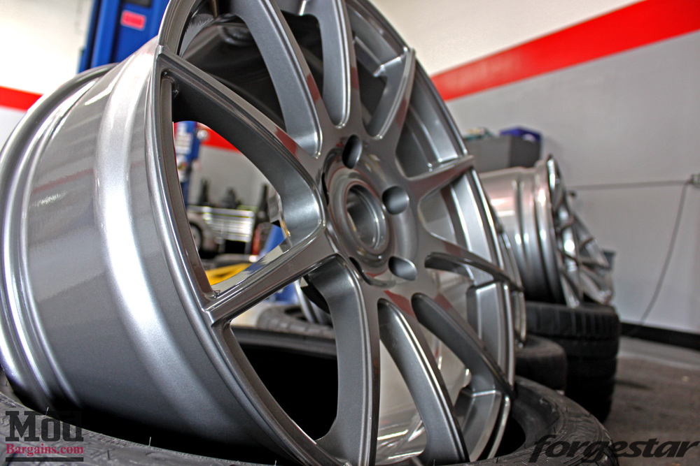 porsche-996-carrera-4s-on-gm-forgestar-cf10-img015