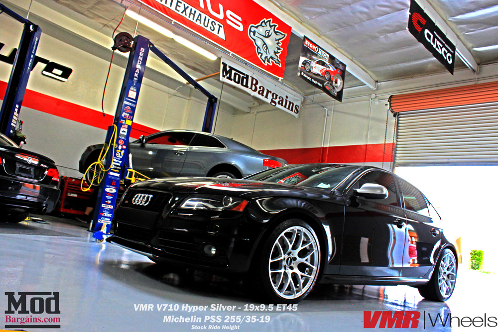 Audi_B8_S4_black-On_VMR_V710_19x95et45_michelinpss-255-35-19-alancust-img003