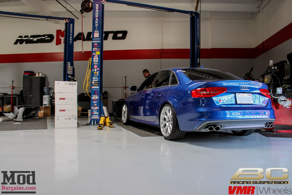 Audi_B8_S4_Blue_VMR_V803_HSL_19x95_255-35-19-4