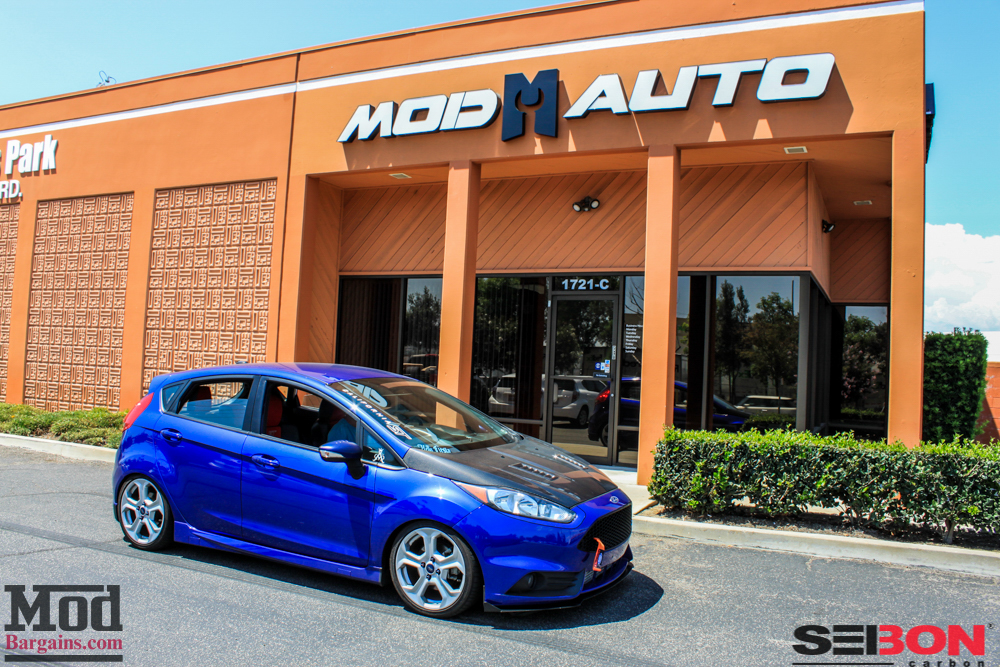 Ford_Fiesta_ST_Seibon_CF_RS_Hood-1