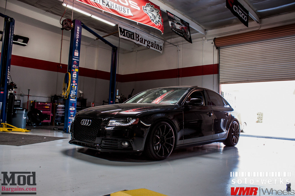 Audi_B8_A4_Black_RS_Grille_VMR_V701_MB-20