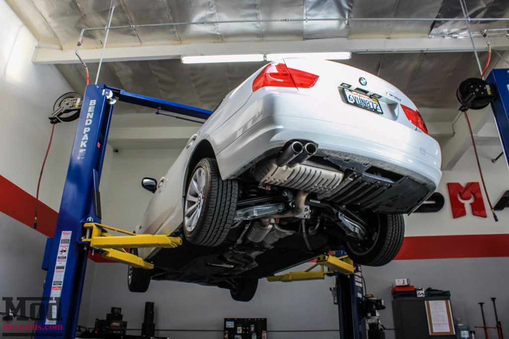 BMW_E90_328i_White_BMW_Performance_Exhaust_Only-3
