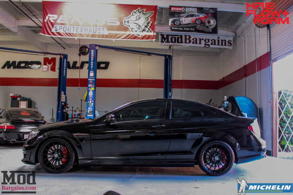 Mercedes_W204_C63_AMG_Coupe_HRE_FF15_19x85te47_19x95et45_-Michelin-PSS- (21)