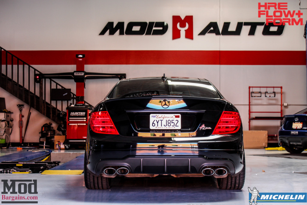 Mercedes_W204_C63_AMG_Coupe_HRE_FF15_19x85te47_19x95et45_-Michelin-PSS- (29)