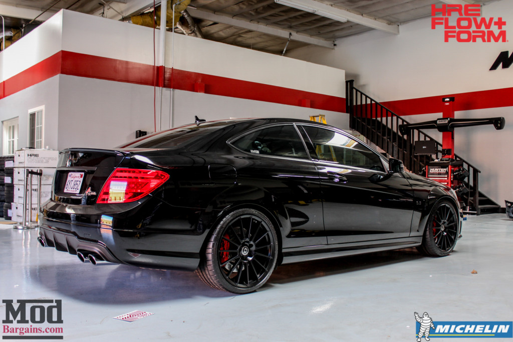 Mercedes_W204_C63_AMG_Coupe_HRE_FF15_19x85te47_19x95et45_-Michelin-PSS- (32)