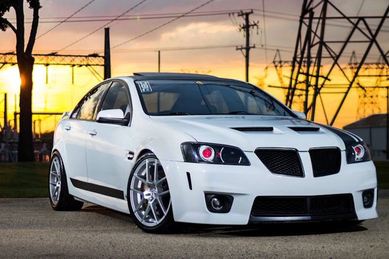 avant_Garde_m510_satin-silver-19x85-19x95_pontiac-g8-white-img003