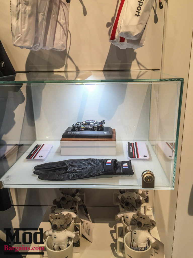 SEMA_2015_ModBargains_ModAuto-64