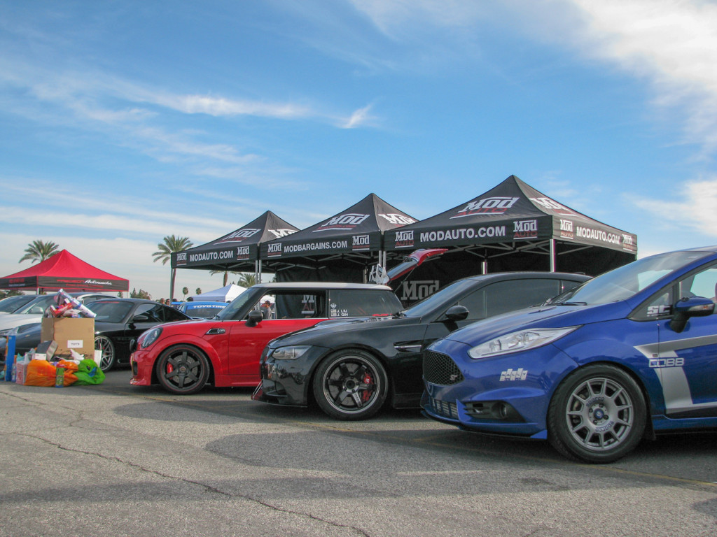 Winter_Drive_2015_Dec5_ModBargains_booth-10