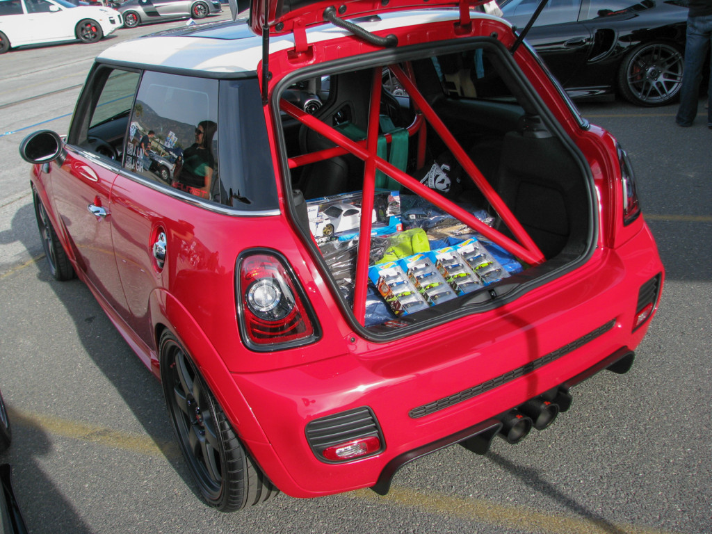 Winter_Drive_2015_Dec5_ModBargains_booth-8