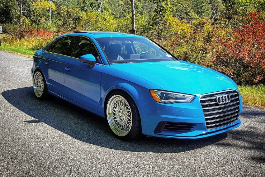 Audi_8P_A3_blue_Avant_Garde_M220_machinesilver_img001