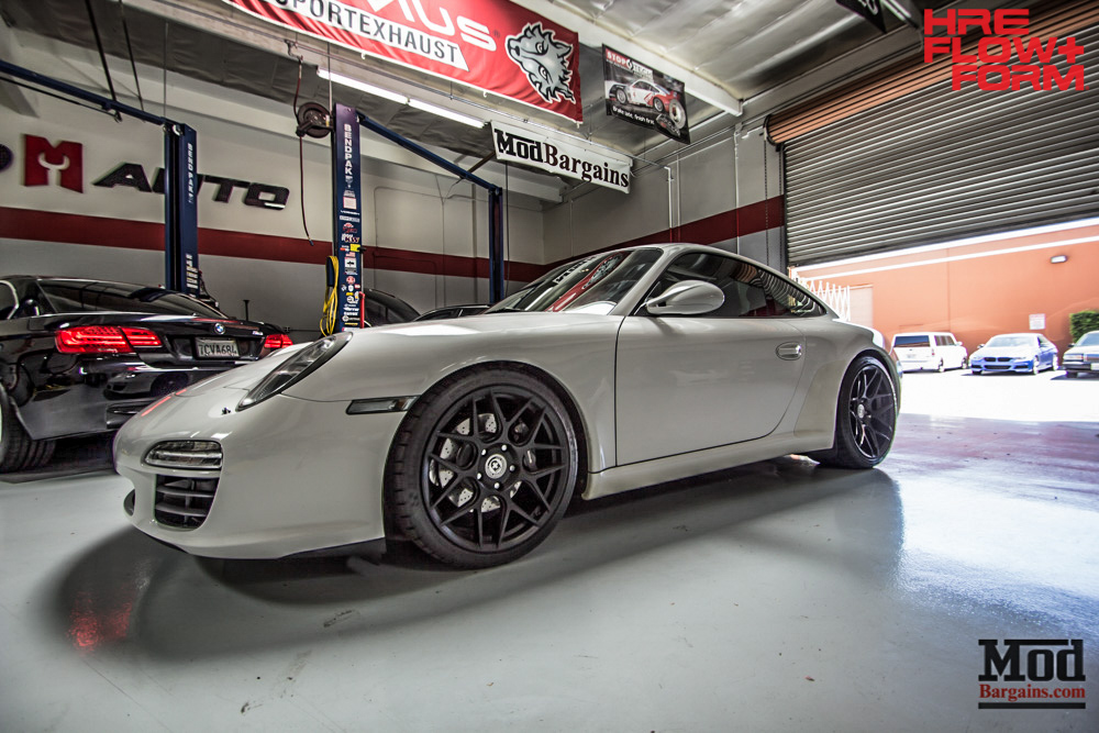 Porsche Carrera 997.2 on HRE FF01 in Tarmac