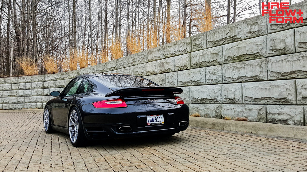 Porsche_997_turbo_on_HRE_FF01_Liquid_Silver (1)