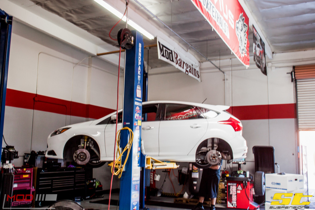 Ford Focus ST 14 CX FMIC ST X Coilovers Enkei RPF-1 Steeda Rear Sway Milltek nonres (3)