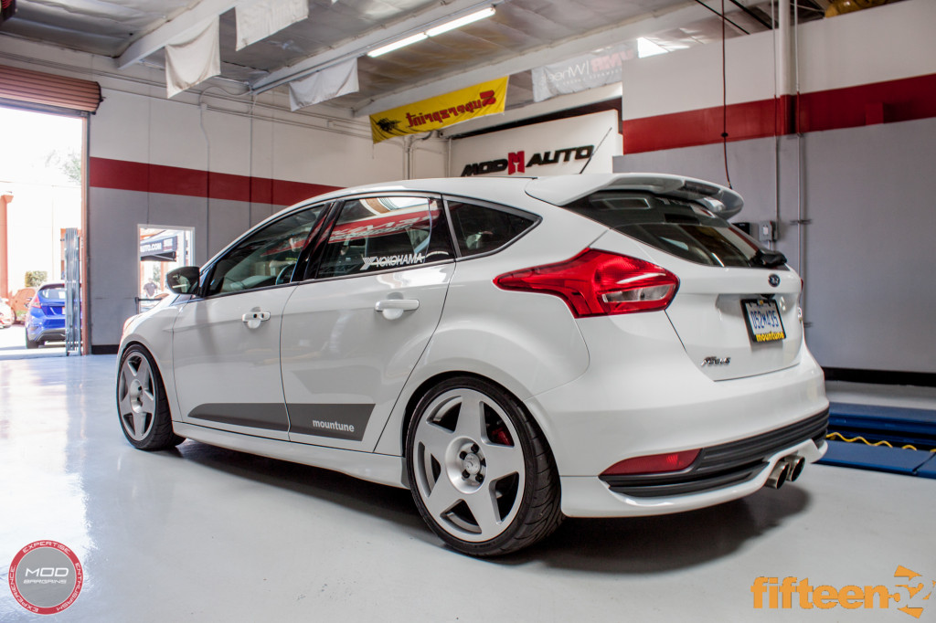 Ford_Focus_ST_2016_Mountune_MP275_Fifteen52_Tarmac_Silver (10)