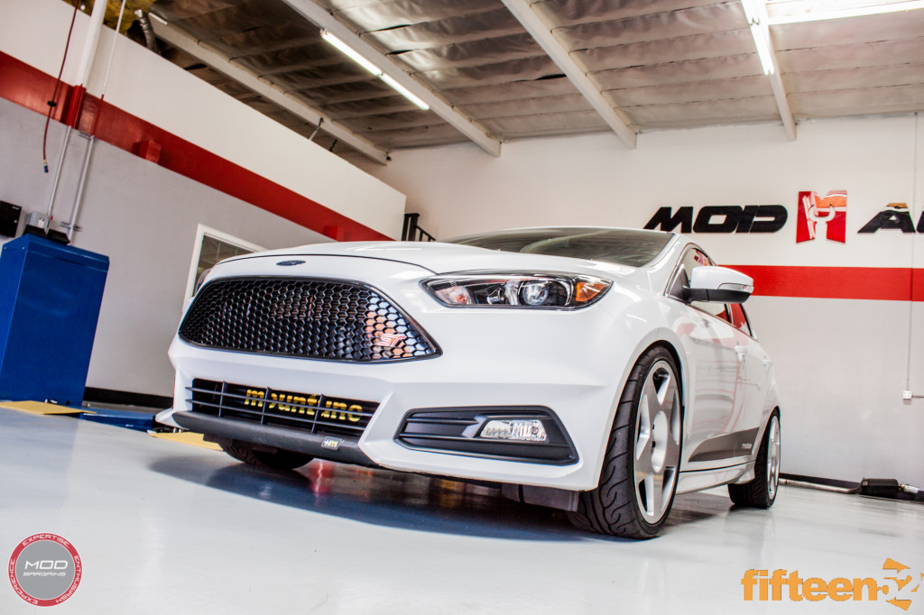 Ford_Focus_ST_2016_Mountune_MP275_Fifteen52_Tarmac_Silver (15)