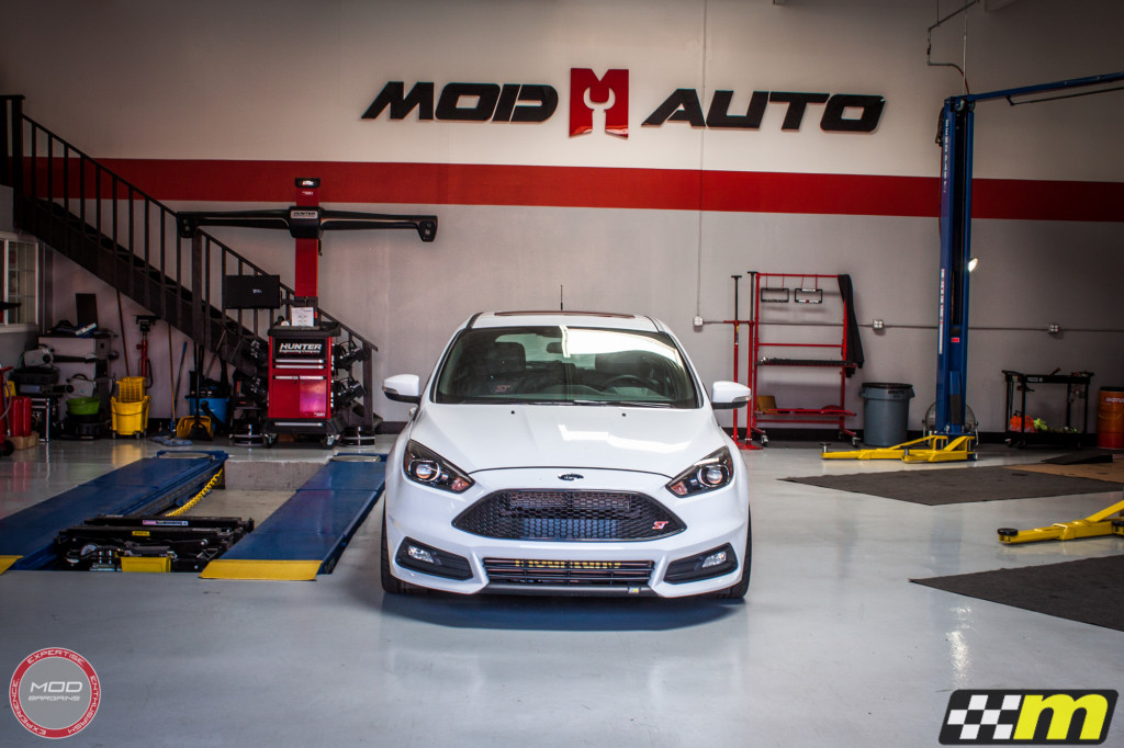 Ford_Focus_ST_2016_Mountune_MP275_Fifteen52_Tarmac_Silver (2)