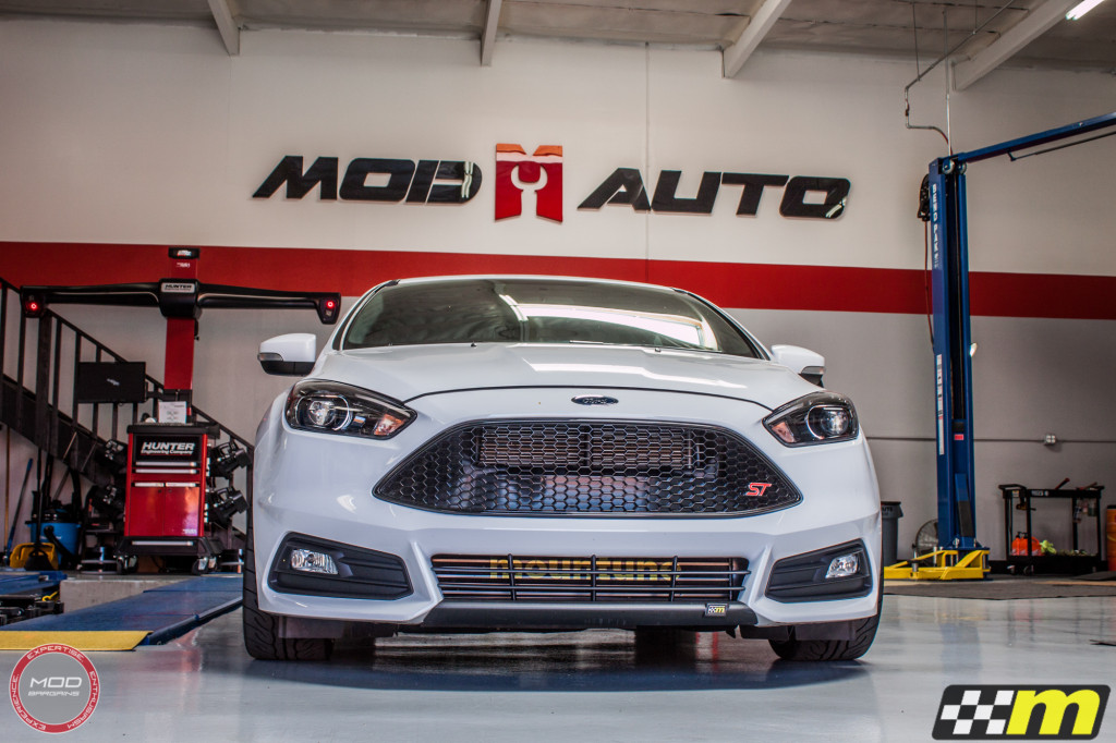 Ford_Focus_ST_2016_Mountune_MP275_Fifteen52_Tarmac_Silver (22)
