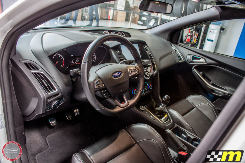 Ford_Focus_ST_2016_Mountune_MP275_Fifteen52_Tarmac_Silver (28)