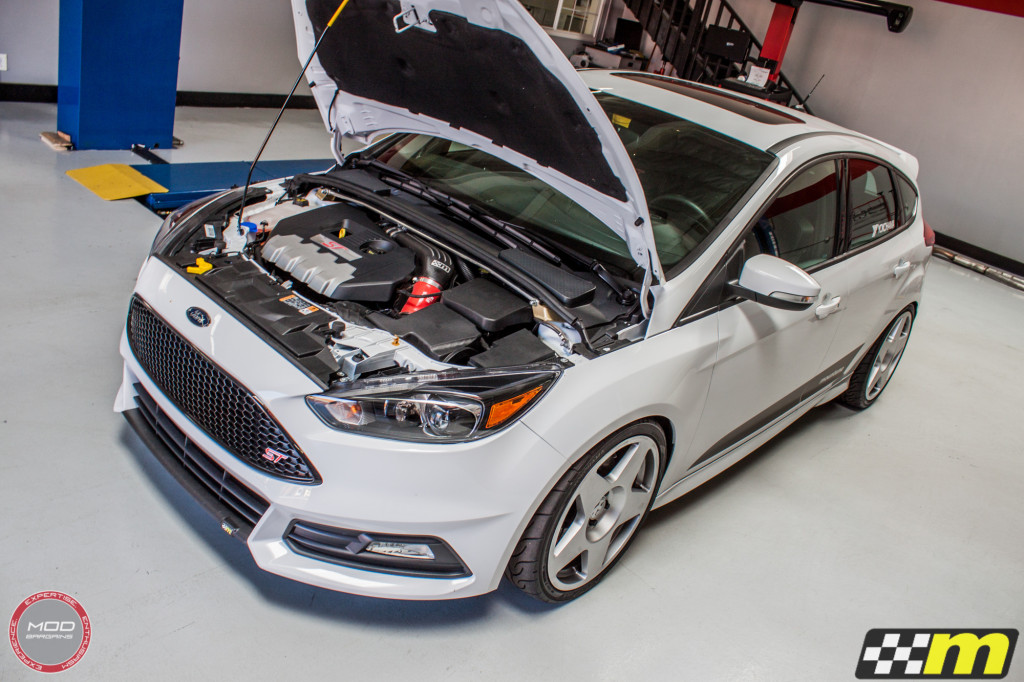 Ford_Focus_ST_2016_Mountune_MP275_Fifteen52_Tarmac_Silver (32)