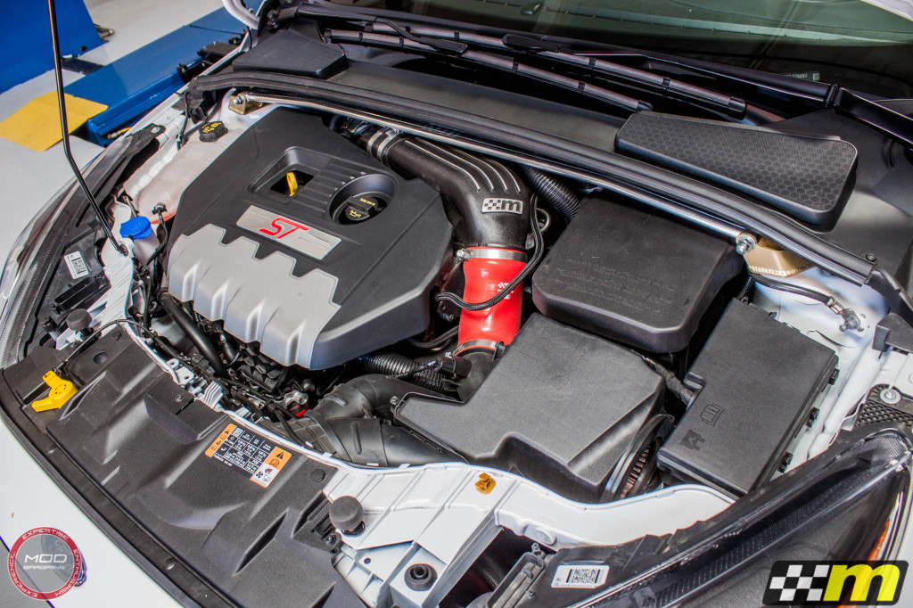 Ford_Focus_ST_2016_Mountune_MP275_Fifteen52_Tarmac_Silver (34)