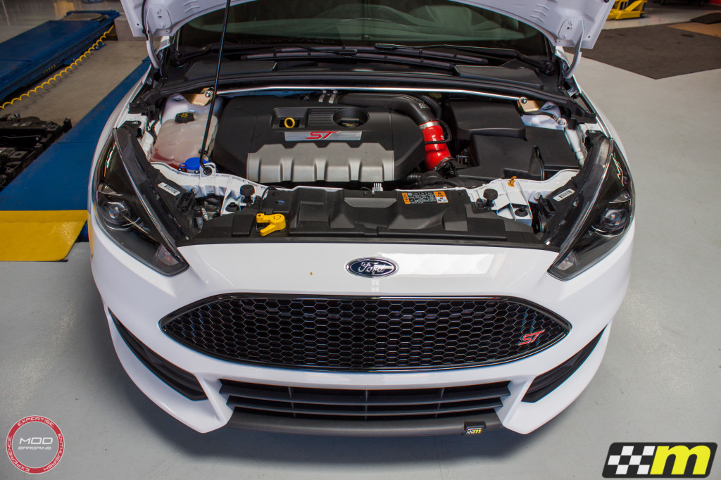 Ford_Focus_ST_2016_Mountune_MP275_Fifteen52_Tarmac_Silver (36)