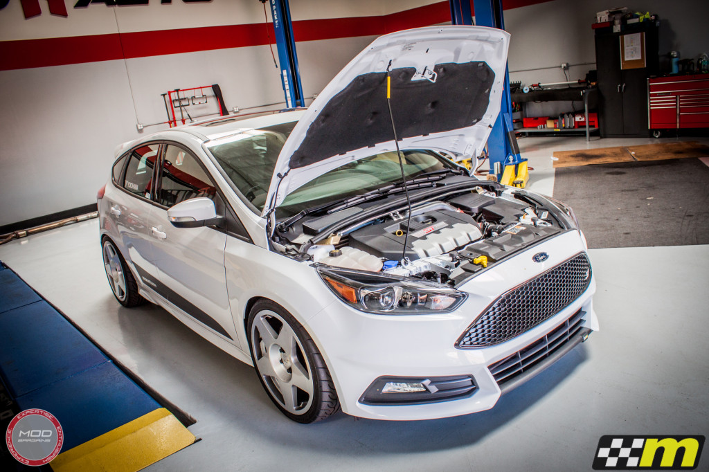 Ford_Focus_ST_2016_Mountune_MP275_Fifteen52_Tarmac_Silver (37)