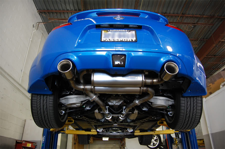 Stillen_Exhaust_370z_Dual_Exhaust_Installed_Underneath