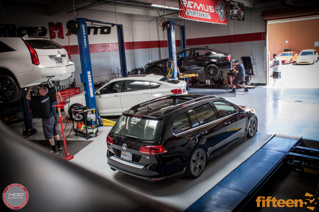 VW_Golf_Sportwagen_Fifteen52_Tarmac_R43_Airlift (10)