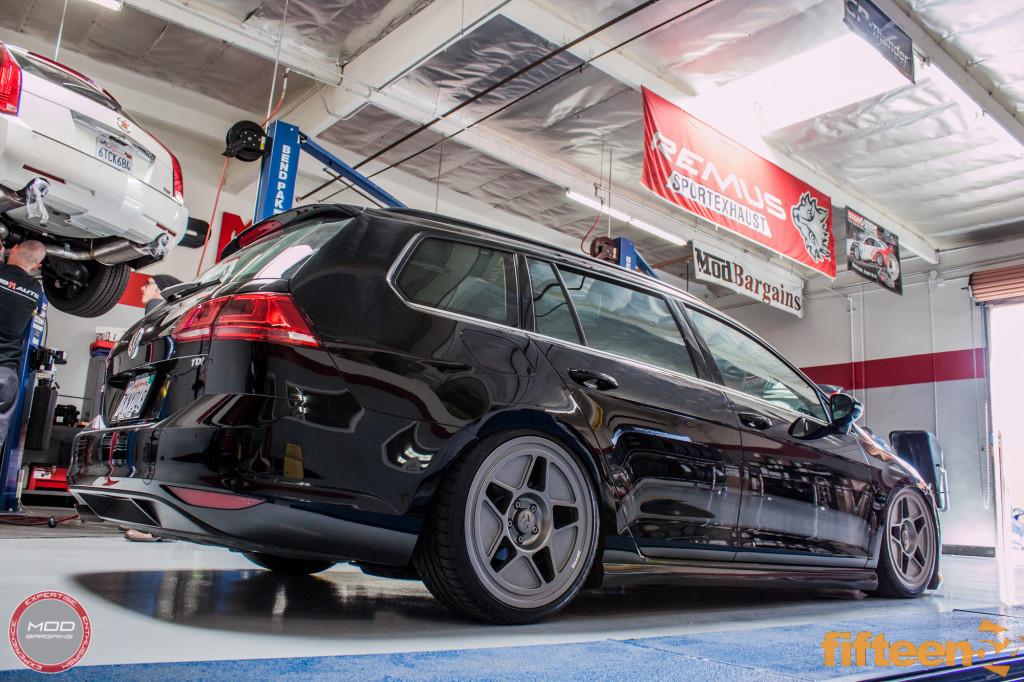 VW_Golf_Sportwagen_Fifteen52_Tarmac_R43_Airlift (13)