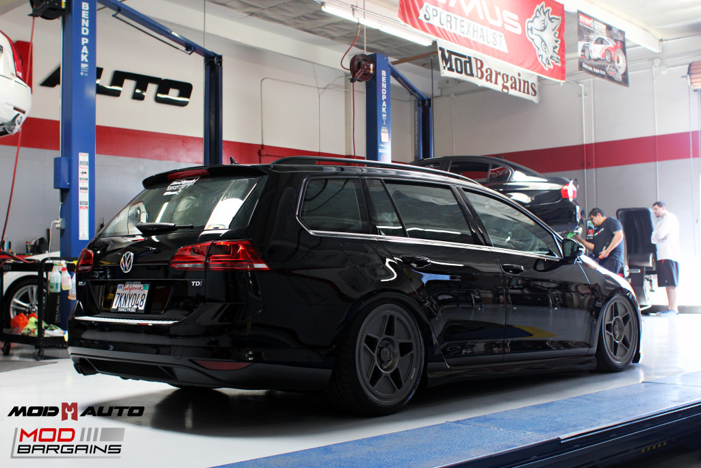 VW_Golf_Sportwagen_Fifteen52_Tarmac_R43_Airlift (21)