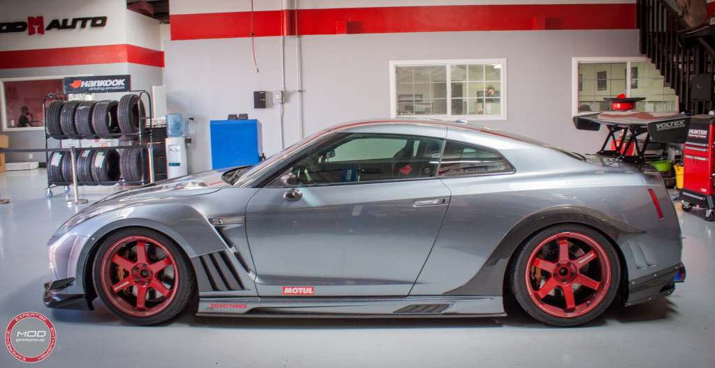 Nissan_R35_GT-R_Motul_widebody_JPL_Shirt_Guy (14)
