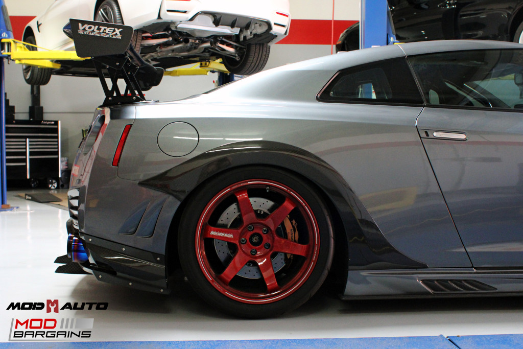 Nissan_R35_GT-R_Motul_widebody_JPL_Shirt_Guy (18)