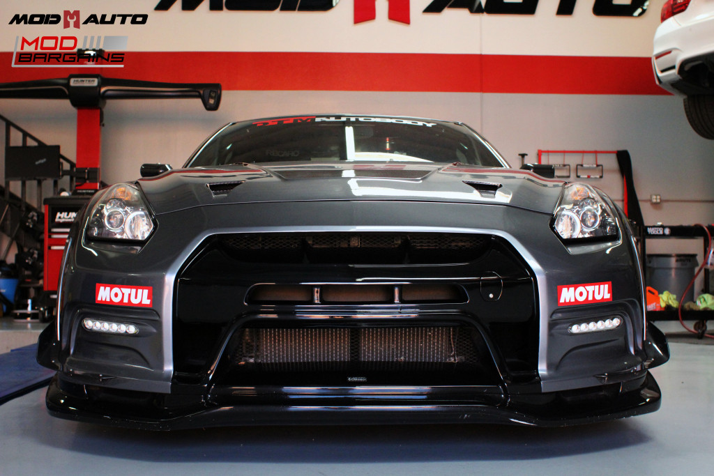 Nissan_R35_GT-R_Motul_widebody_JPL_Shirt_Guy (19)