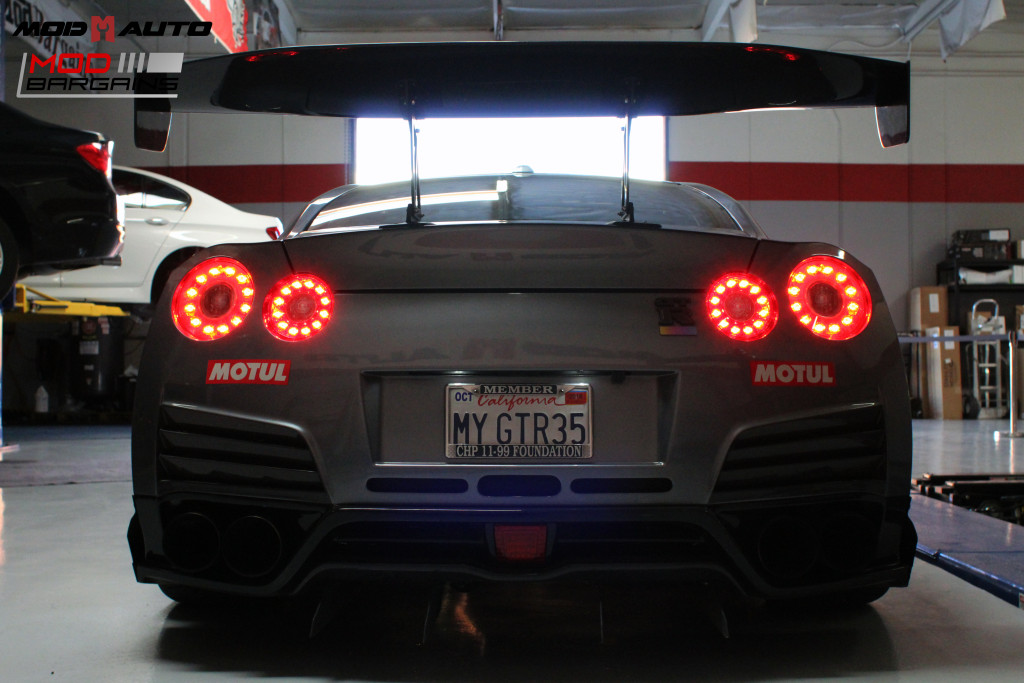 Nissan_R35_GT-R_Motul_widebody_JPL_Shirt_Guy (4)