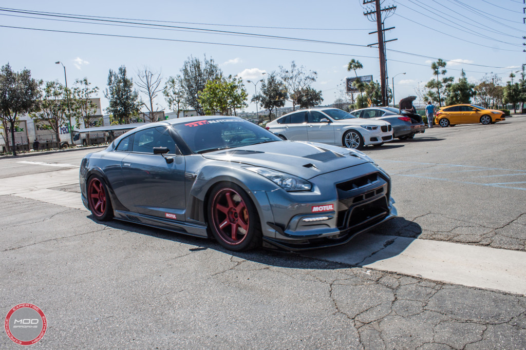 Nissan_R35_GT-R_Motul_widebody_JPL_Shirt_Guy (4)