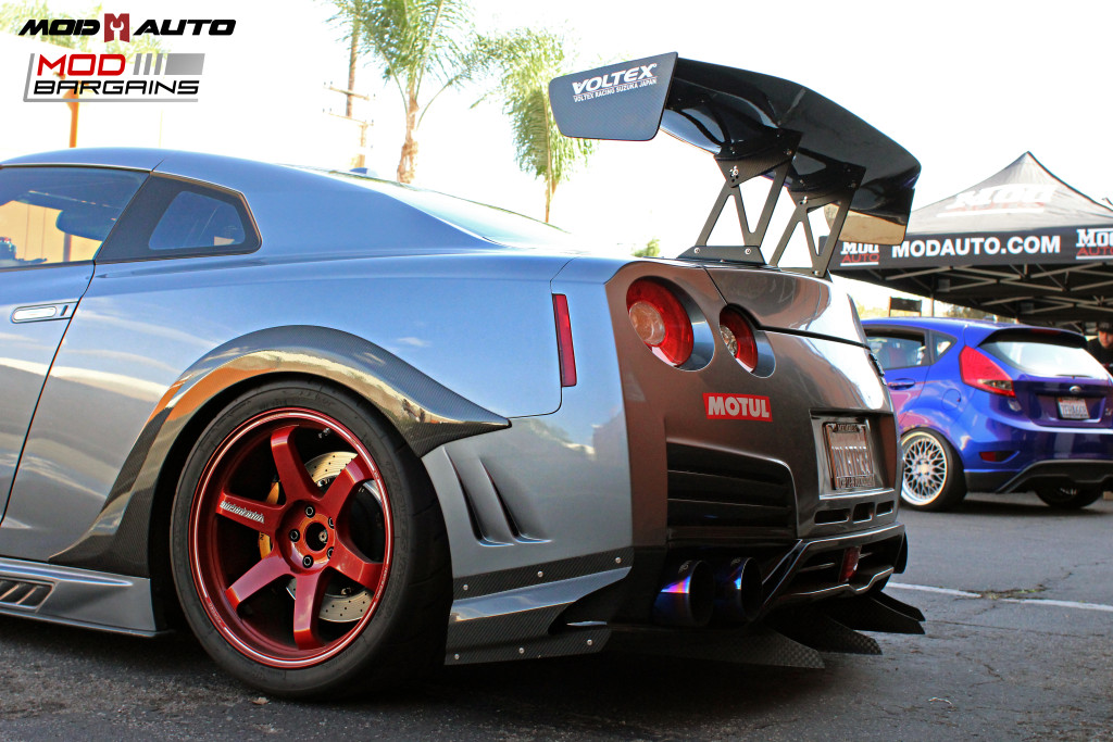 Nissan_R35_GT-R_Motul_widebody_JPL_Shirt_Guy (6)