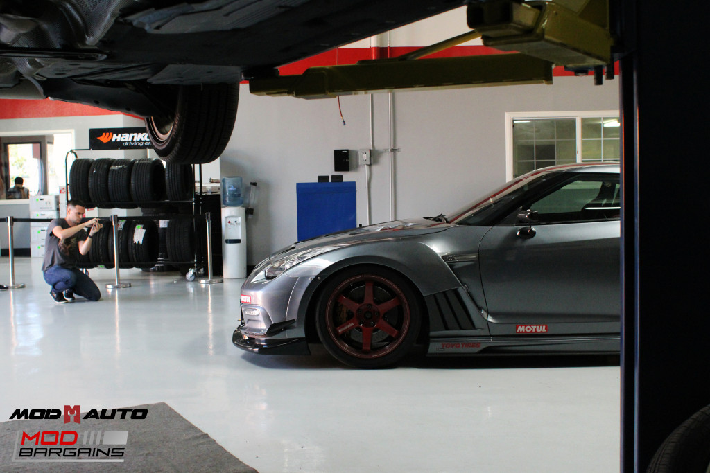 Nissan_R35_GT-R_Motul_widebody_JPL_Shirt_Guy (9)