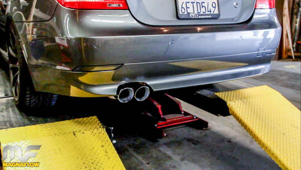 BMW_E60_545i_Magnaflow_Exhaust_16558_img002