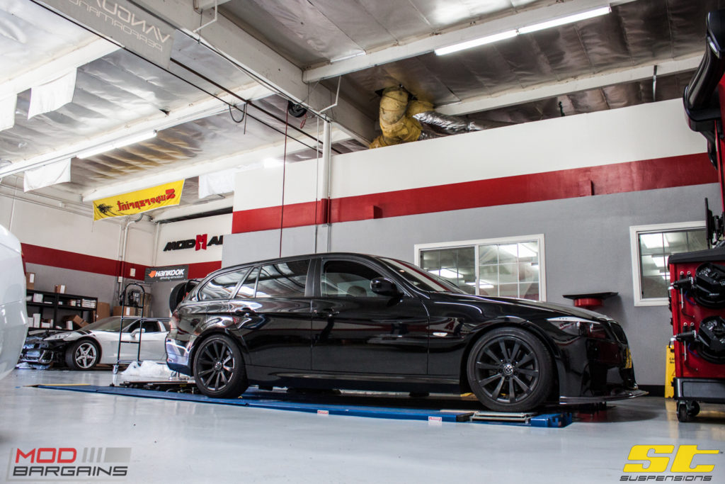 BMW_E91_328i_666_Blackout (1)