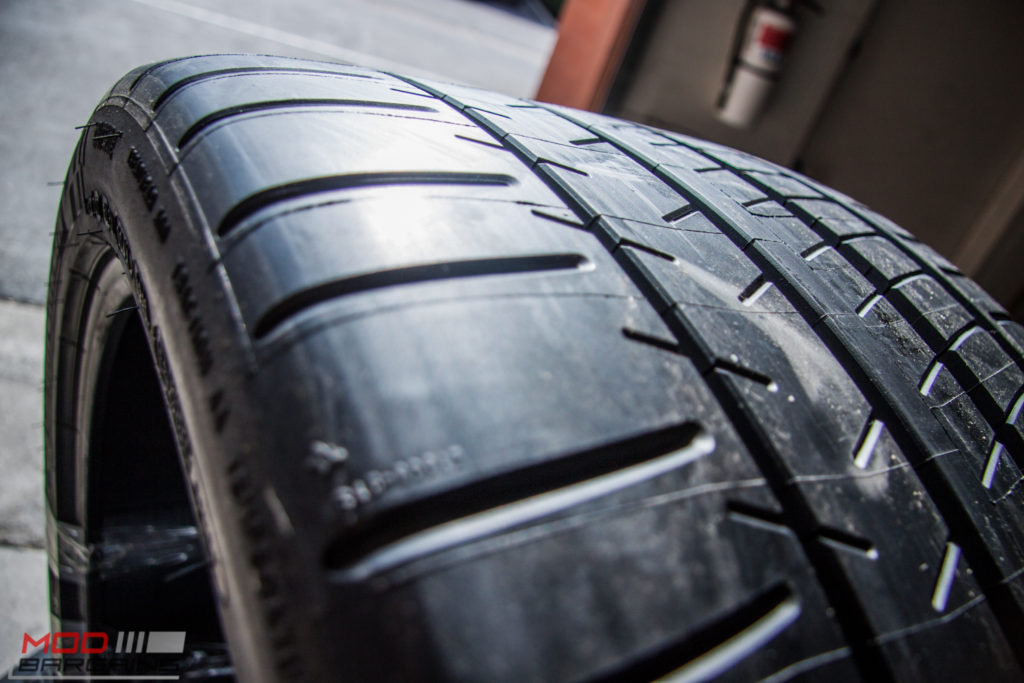 Michelin_Pilot_SuperSport_335_20_instock (10)